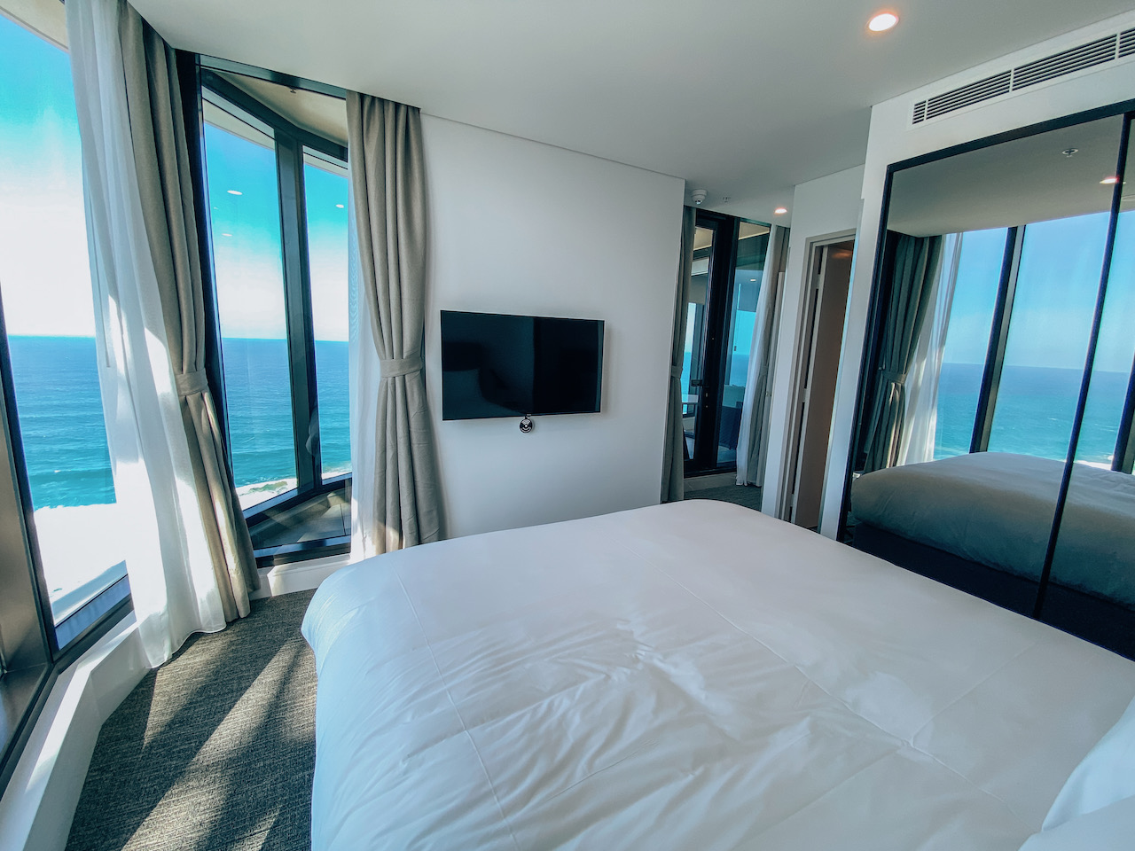 Where to stay on the Gold Coast: Meriton Suites Surfers Paradise