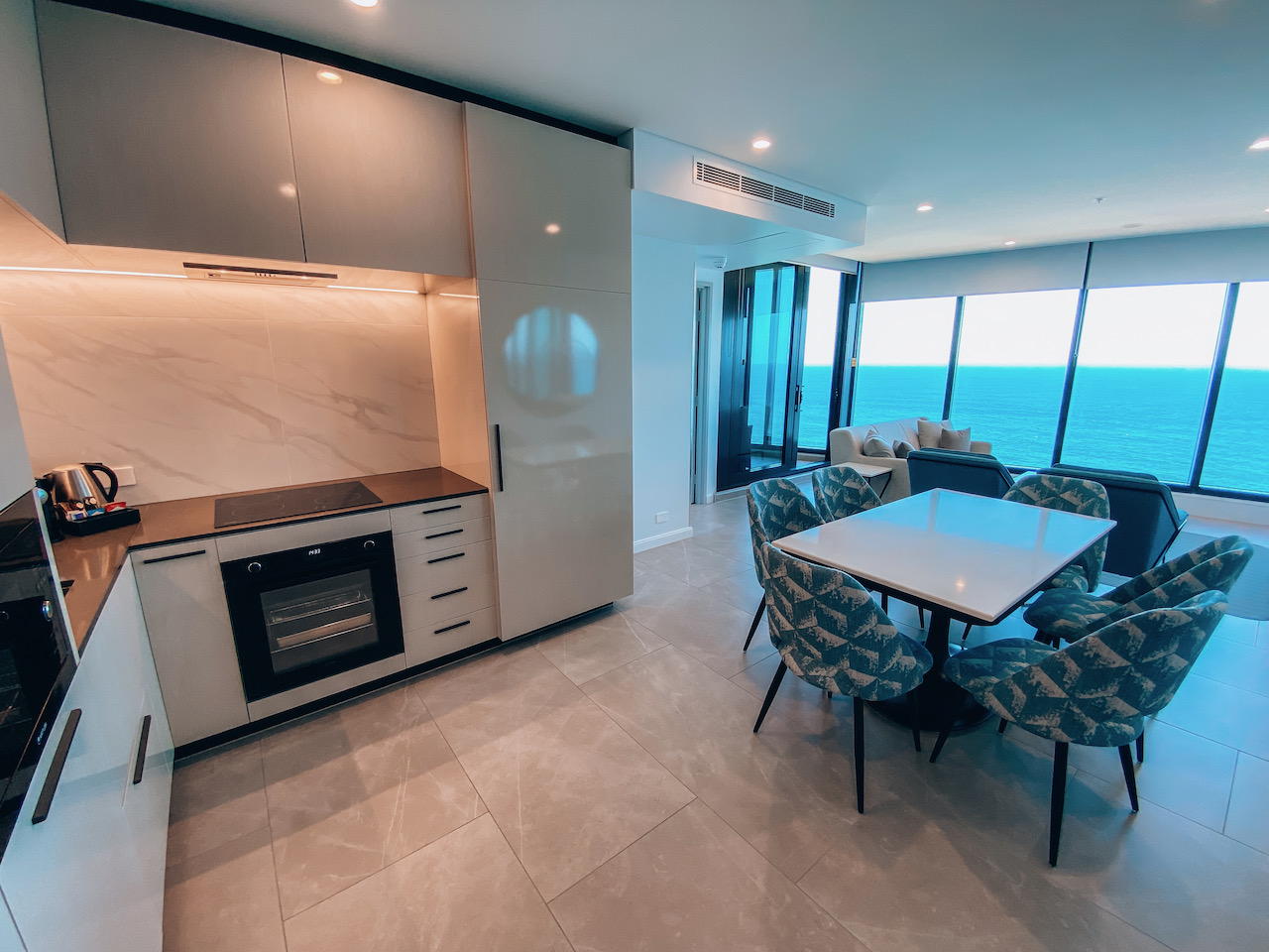 Where to stay on the Gold Coast: Meriton Suites Surfers Paradise